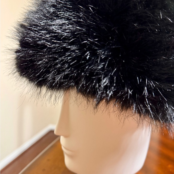 Zara Black Faux Fur Hat - Picture 10 of 13
